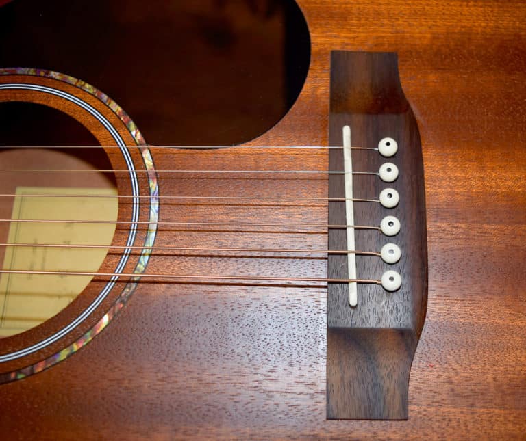 ᐅ Welche Gitarrensaiten für Westerngitarre/Akustikgitarre kaufen?