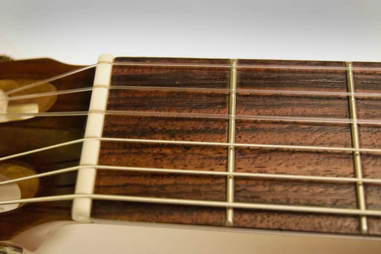 GITARRE STIMMEN Der ultimative Guide zum Gitarrensaiten stimmen